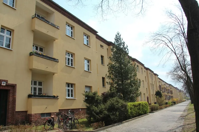 Wer hat Mut zum Renovieren? - 2-Zimmer-Wohnung im 1. OG mit Dusche — photo 1